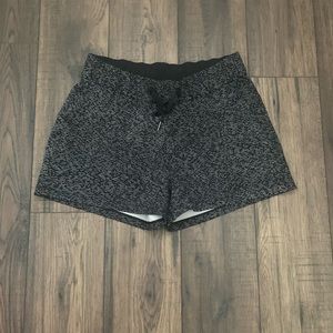 Lululemon On the Fly 2.5" Athletic Short Soundwave